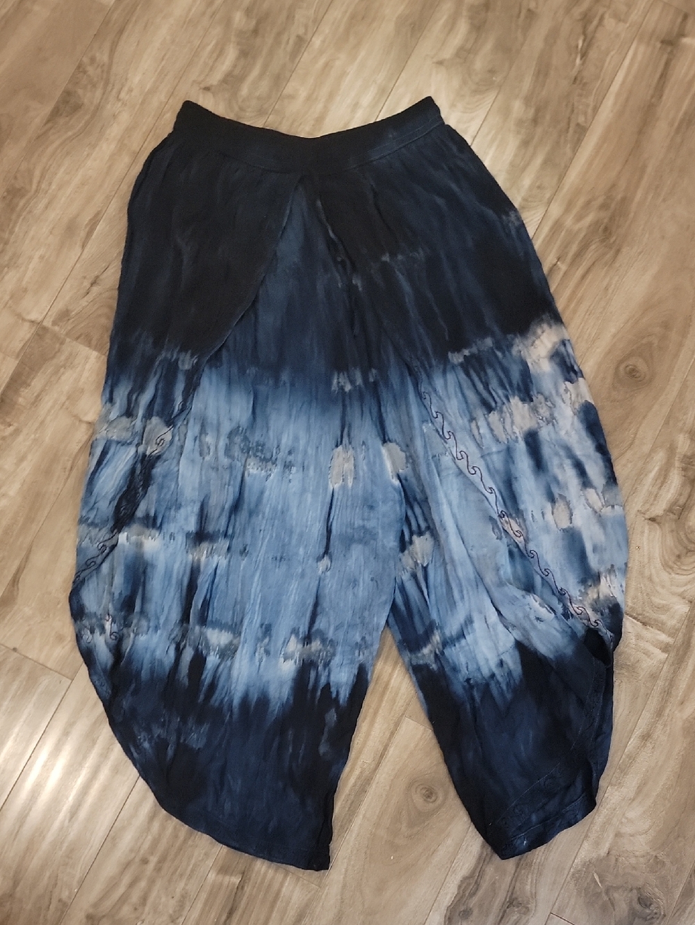 ❄️3/$30 Tie-Dye Harem Faux Wrap Pants in Navy and Light Blue